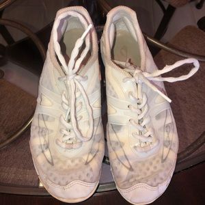 Nfinity cheer shoes